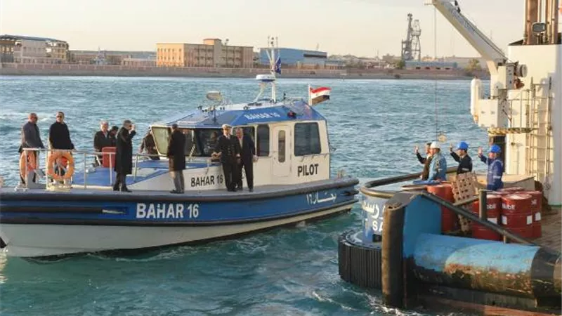الفريق ربيع:طفرة كبيرة في تطوير المجرى الملاحي لقناة السويس