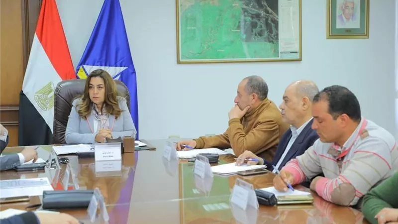 منال عوض تتابع منظومة النظافة وتوريدالمخلفات لمصنع لتدوير القمامة