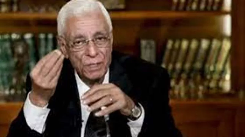 حسام موافي يكشف أسباب نقص الصفائح الدموية.. فيديو