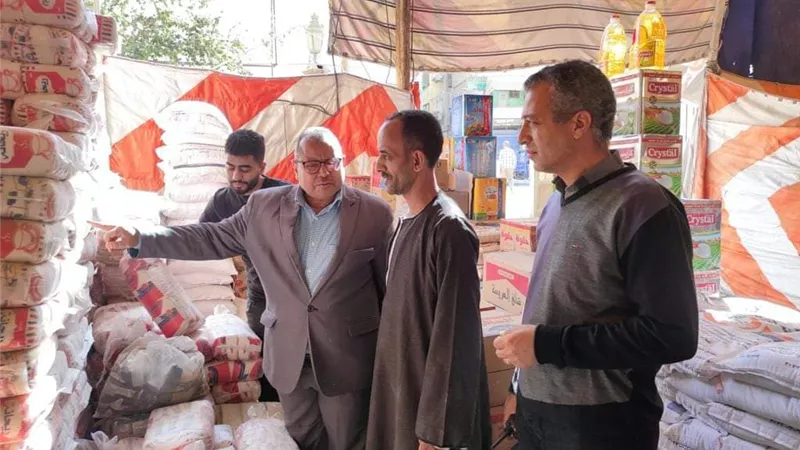 تحرير5 مخالفات تموينية خلال حملة على الأسواق بمركز مغاغة