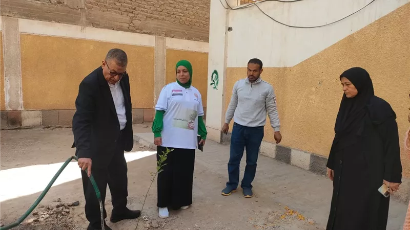 محافظ أسيوط: تنفيذ أعمال تشجير وزراعة شتلات بمركز القوصية