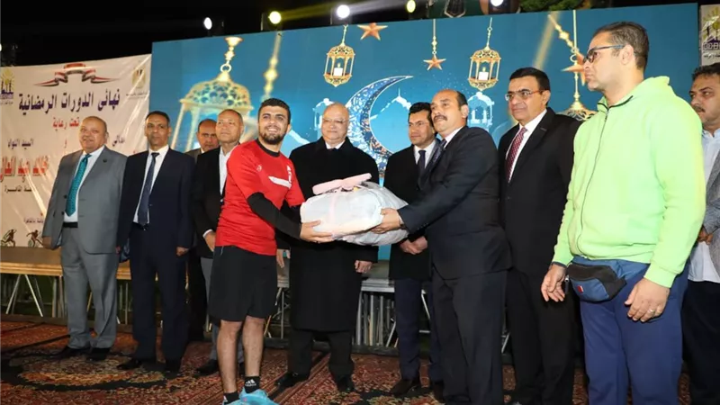 وزير الرياضة ومحافظ القاهرة يشهدان ختام الدورة الرمضانية المجمعة للأحياء المطورة