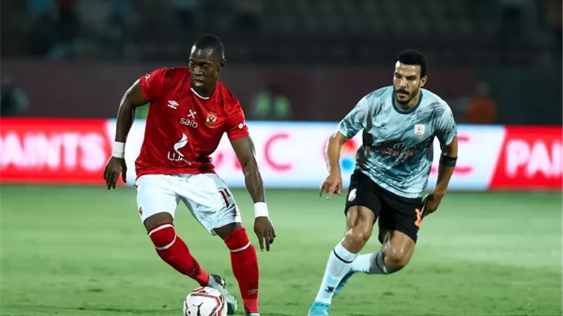 الأهلي أمام فاركو لاستعادة صدارة الدوري الليلة