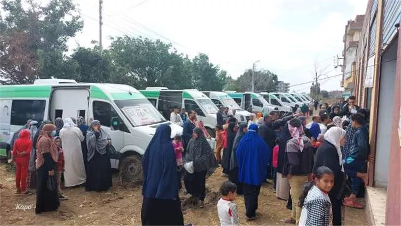 علاج ٨٠٣ مواطنين بالمجان في قافلة طبية بدمياط