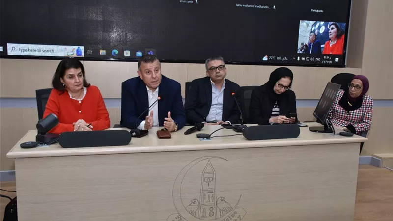 طب عين شمس تناقش وضع برنامج للدراسة بالفرنسية