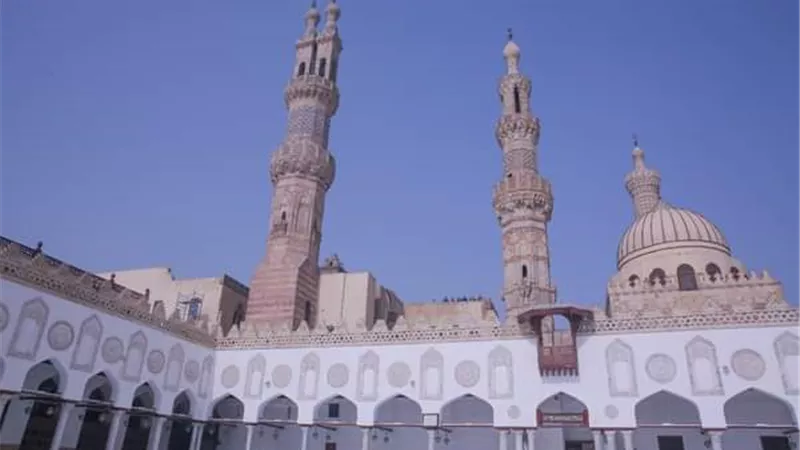 الصوم يرقى بالمسلم إلى مقامات عالية في علاقة القلوب بربها