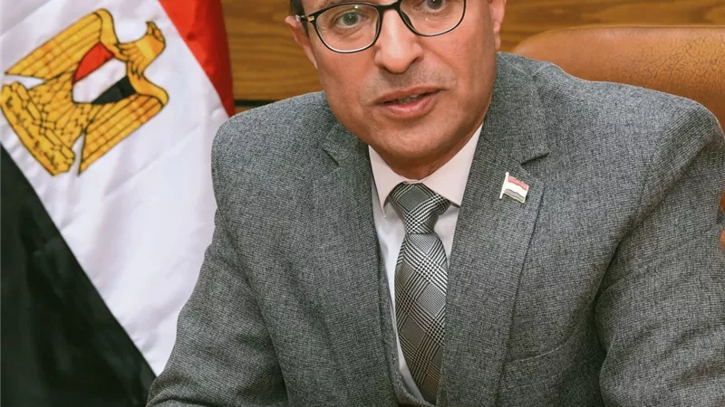 رئيس جامعة أسيوط يهنئ البابا تواضروس الثاني بعيد القيامة المجيد