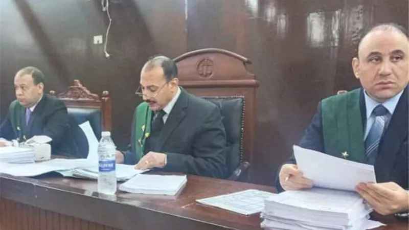 المؤبد لعاطل 