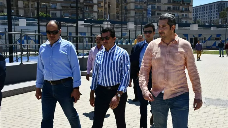 وزير الرياضة في زيارة مفاجئة لفرع نادي النادي بشيراتون