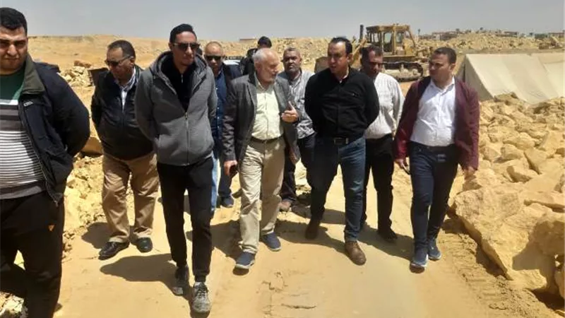 رئيس جهاز الشروق يعلن تفاصيل أهم مشروعات الطرق الجديدة.. بالصور