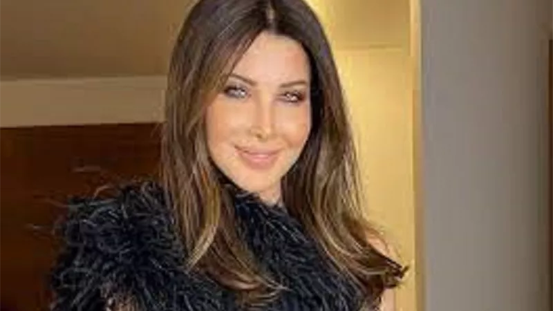 نانسي عجرم تخطف الانظار برفقة اسرتها