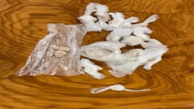 ضبط شخص بـ هيروين وآيس بميناء القاهرة الجوي