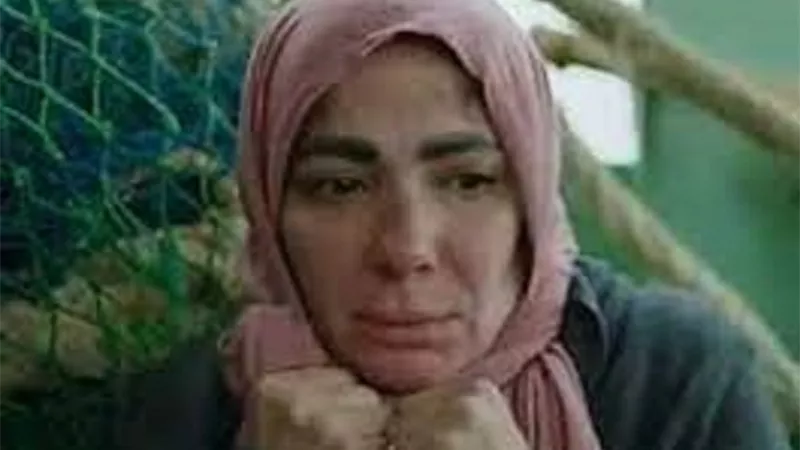 المصائب تلاحق منى زكي