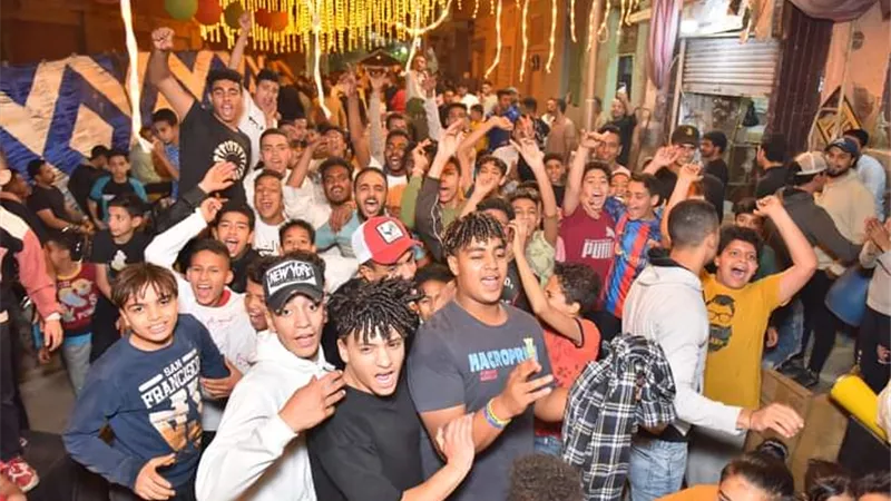 أهالي منشية الصدر ينظمون أطول إفطار شعبي بشارع واحد « ١٠٠٠ متر»
