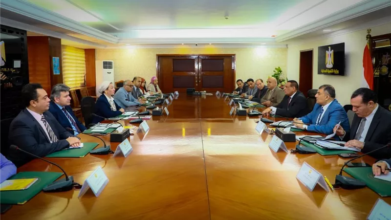 فؤاد وآمنة يتابعان آخر المستجدات الخاصة بمنظومة المخلفات