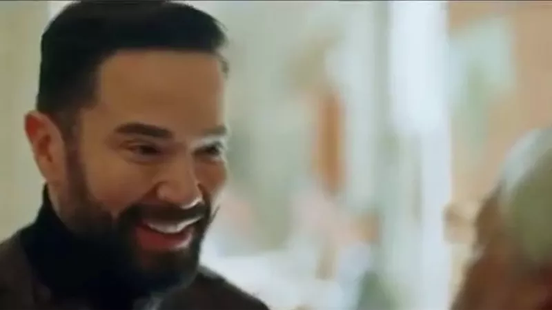 وليد يحاول إقناع صابر المداح انه الجن المسلم الذى يحاول مساعدته