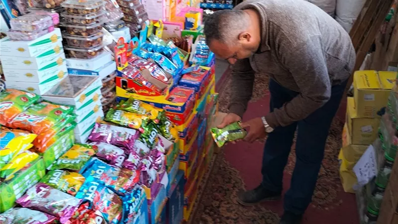 مراقبة الأغذية بالدقهلية تعدم 367 كيلو ياميش وتحرر47 محضراً