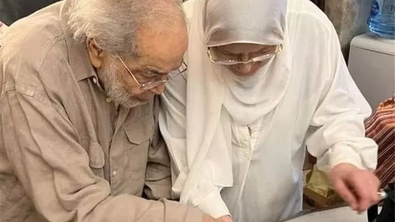 الولد الشقي.. شمس البارودي تحتفل بعيد ميلاد حسن يوسف فى منزلهما