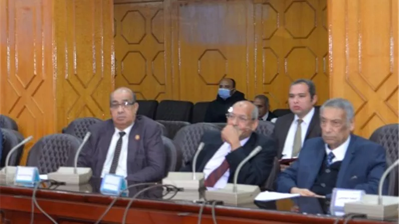 نقيب معلمين الإسماعيلية يطالب بالحفاظ على حقوق المدرسين