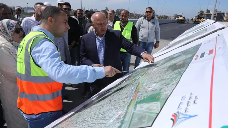 وزير النقل يتابع مشروعات الطرق والكباري الجاري تنفيذها بالدقهلية