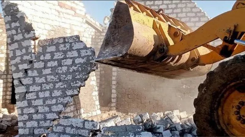 استمرار إزالة التعديات المخالفة على الأراضى الزراعية بالشرقية