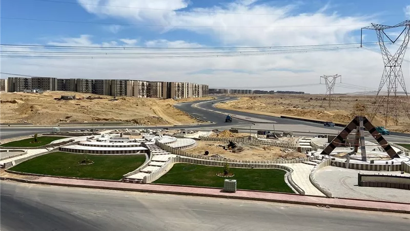 جهازالعبور الجديدة: استكمال أعمال الزراعة بميدان مدخل المدينة