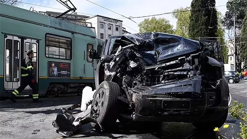 تطورات جديدة في الحادث المرعب لنجم منتخب إيطاليا مع الترام