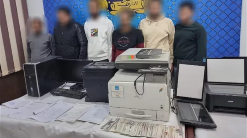 تفاصيل ضبط عصابة تزوير المستندات والمحررات الرسمية بالقاهرة