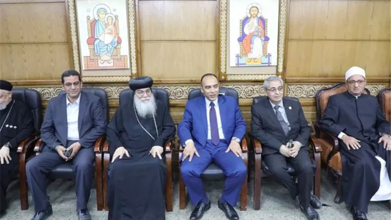 نائب محافظ المنيا يزورعددا من الكنائس لتقديم التهنئة بعيد القيامة