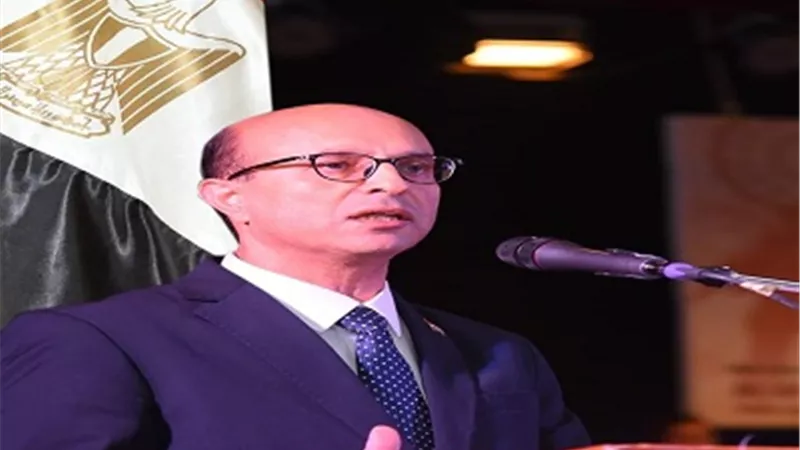 رئيس جامعة أسيوط يقدم التهنئة بمناسبة العيد القومي للمحافظة
