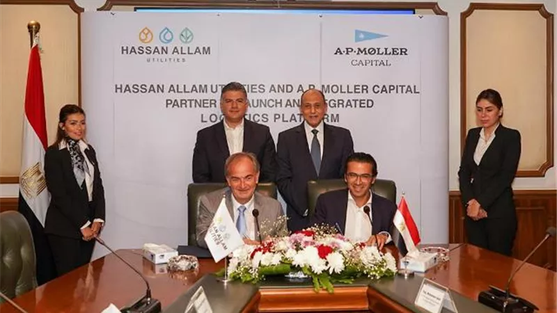 وزير الطيران يبحث الفرص الاستثمارية فى مجال الخدمات اللوجستية