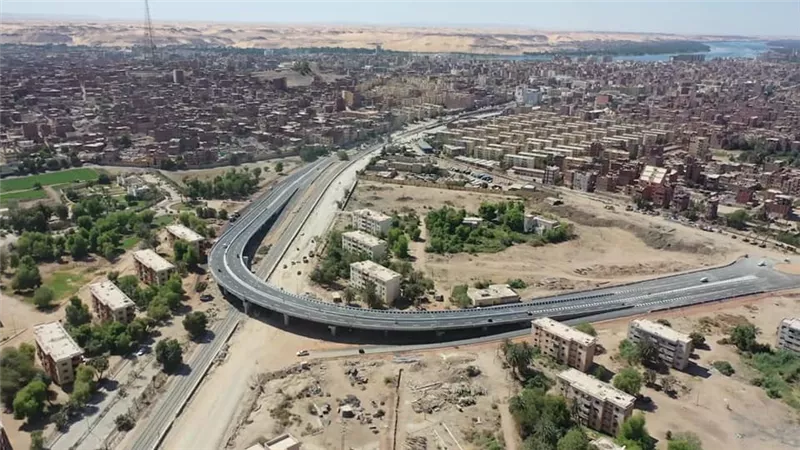 وزير النقل: بدء التشغيل التجريبي لكباري السيل والمضيق بأسوان