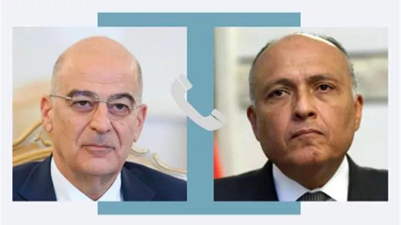 وزير الخارجية يتلقى اتصالا هاتفيا من نظيره اليوناني