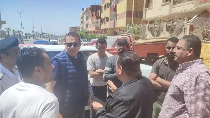 أسباب تحفظ جهاز 15 مايو على معدات المقاولين ومواد البناء.. بالصور