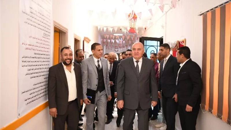 محافظ قنا يتفقد مركز عزيمة لعلاج وتأهيل مرضى الإدمان