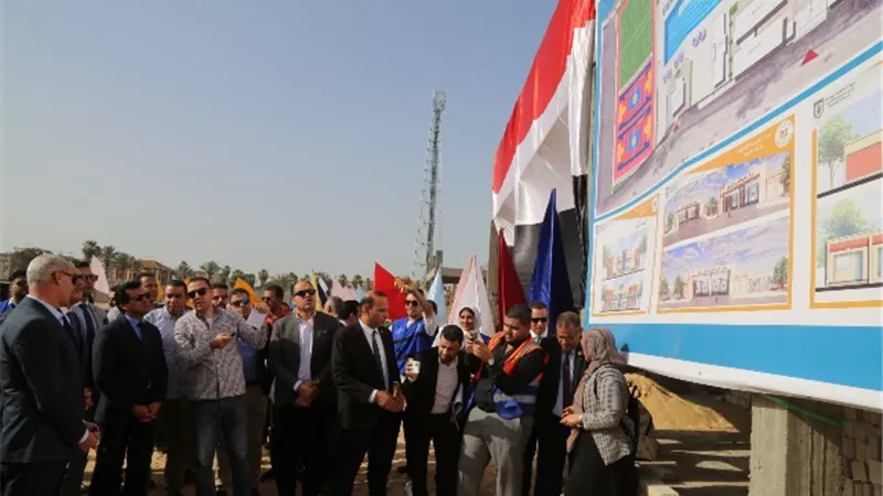 صبحى و نور الدين يتفقدان الأعمال الإنشائية لمركز التنمية الشبابية