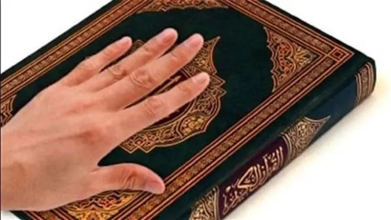 المفتي يكشف حكم القسم بالمصحف.. فيديو