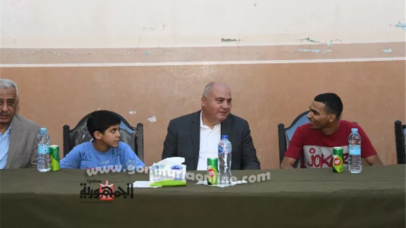 محافظ قنا يشارك أطفال مؤسسة احمد جبرة الخيريه الإفطار الجماعي