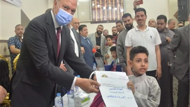 محافظ القليوبية يُكرِم حفظة القرآن الكريم بغرب شبرا الخيمة.. صور