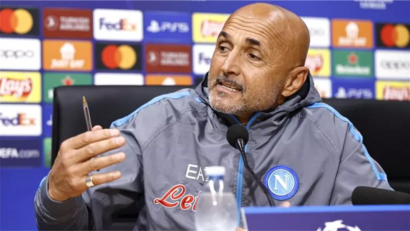 سباليتي : قلة الخبرة وراء خروج نابولي من دوري الأبطال أمام ميلان