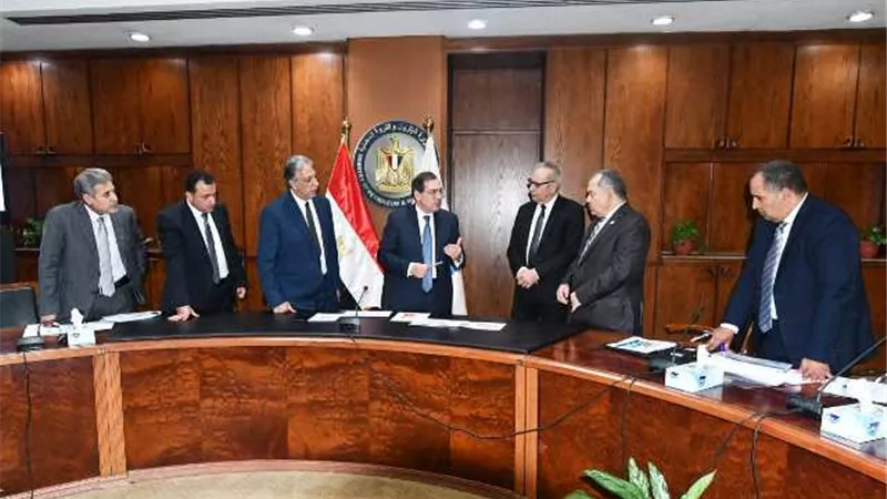الملا: لدينا احتمالات بترولية مؤكدة في سيناء