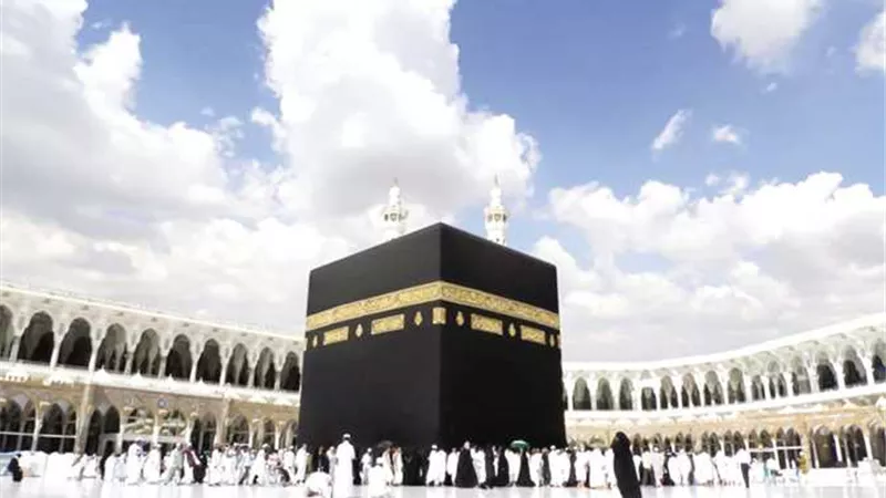 السياحة تقرر لأول مرة استمرار موسم العمرة خلال شوال