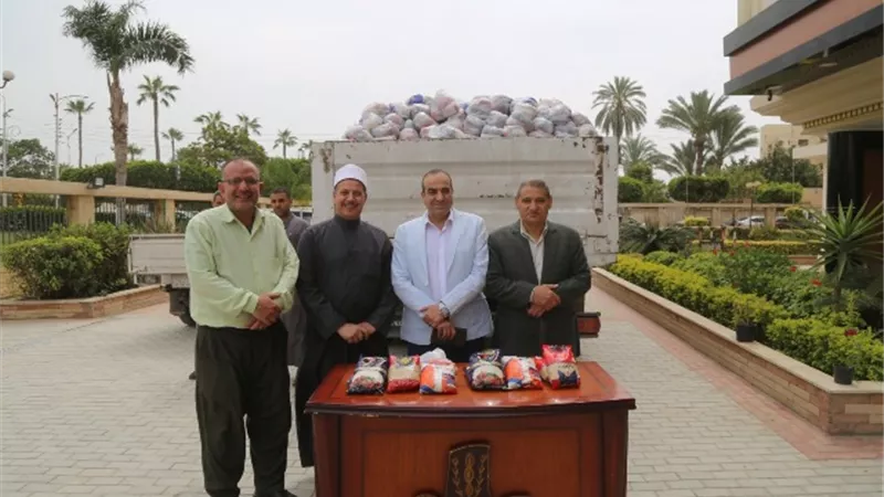 محافظ كفر الشيخ:توزيع 32ألف و300 شنطة رمضانية على الاسر المستحقة