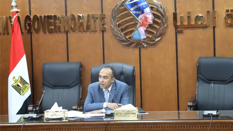 نائب محافظ المنيا يناقش عددا من الملفات بالمنطقة الصناعية