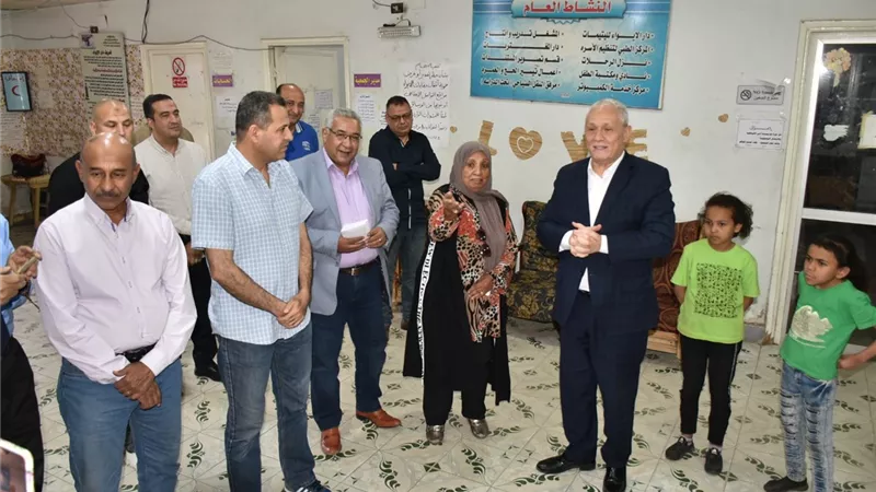 محافظ الأقصر يزور عددا من دور الأيتام للتهنئة بعيد الفطر