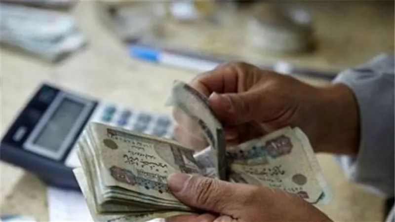 صرف مرتبات المعلمين بالزيادات الجديدة في 33 إدارة تعليمية اليوم