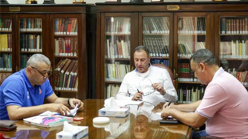 الخطيب يناقش أسباب خسارة فريق الطائرة 