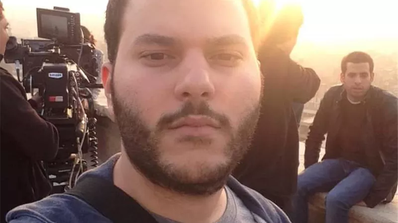 المخرج مروان عبدالمنعم في الصندوق.. يجذب الجمهور