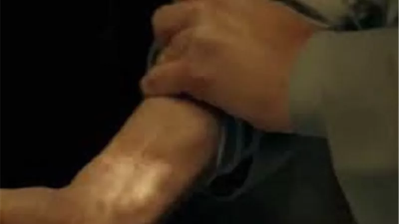 هل ينجح خالد زكى في الوصول للغز علامة المداح ؟