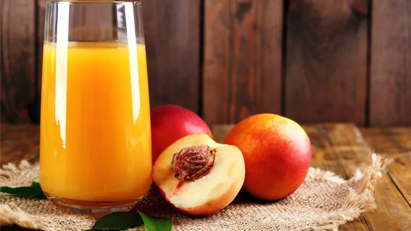 عصير الخوخ يساعدك على الاستمتاع بأجازة العيد والأجواء الربيعية